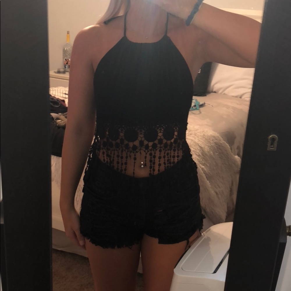 Tie black halter top